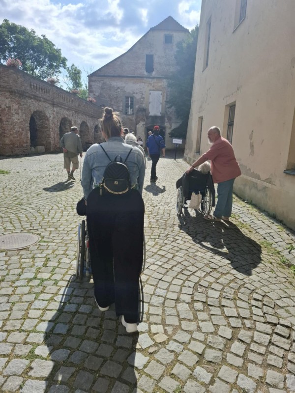 091e4087-b9ff-4754-a530-14d2e20cb36f.jpeg, 142kB