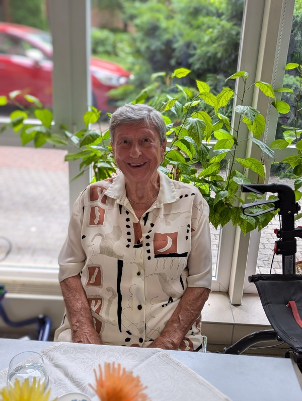 PXL_20250623_123415978.PORTRAIT.jpg, 126kB