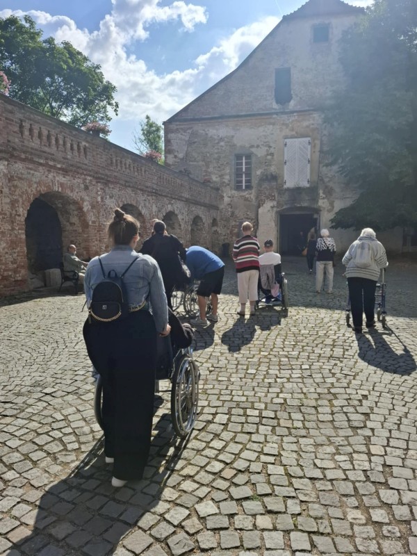 aae3df8c-6260-49e6-a952-5420032a15de.jpeg, 151kB